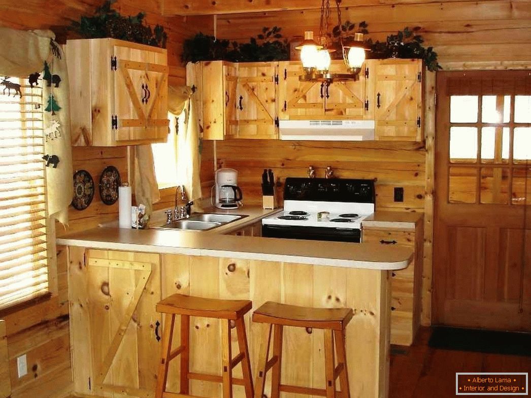 Holzmöbel in der Küche