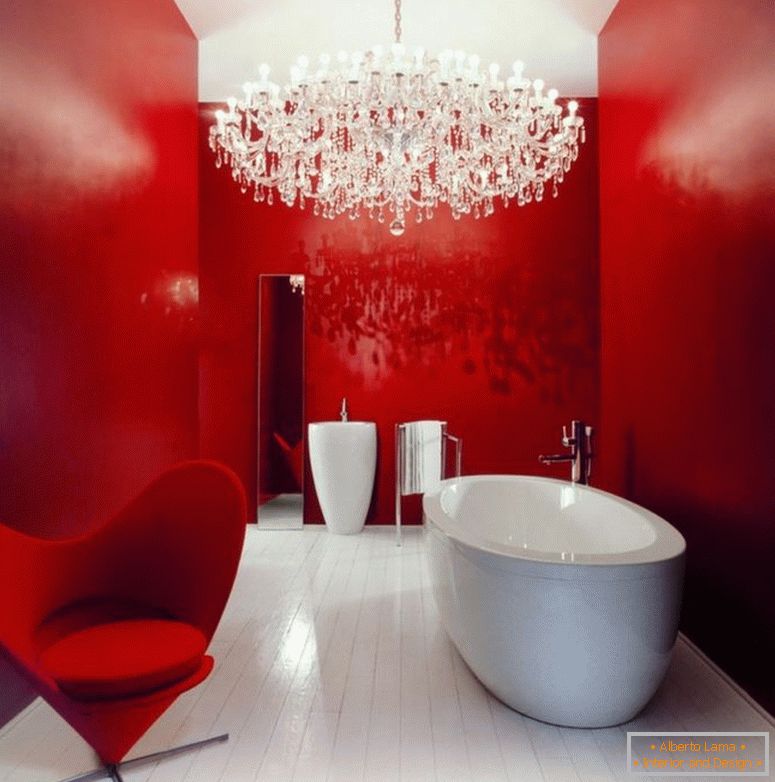 cool-preiswerte-Bad-Umbau-Ideen-für-Badezimmer-mit-großen Kronleuchtern-Lampe-und-rot-Malerei-Akzent-Wände-auch-Klassiker-Luxus-Hängelampe-Dekoration-Inspirationen