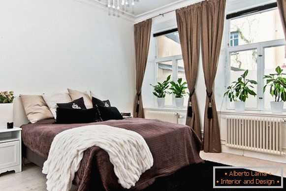 Exquisite Innenausstattung des Schlafzimmers im französischen Stil