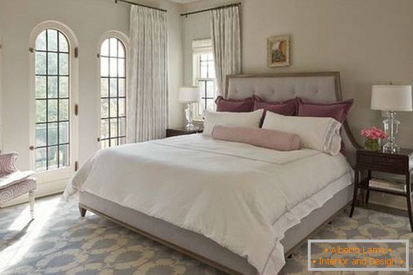 Innenraum in der grauen und beige Farbe - Schlafzimmerfoto