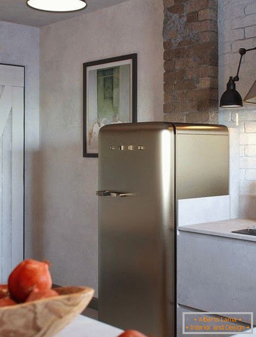 Kühlschrank in der Küche im Loft-Stil