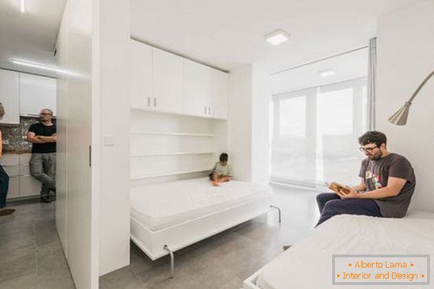 Mit Hilfe von Wandtransformatoren können Sie 2 separate Schlafzimmer schaffen
