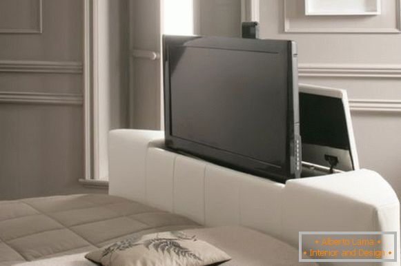 Sofa mit eingebautem Fernseher