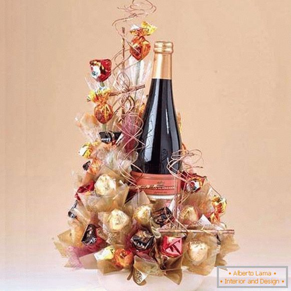 Wie man eine Flasche Champagner mit Süßigkeiten verziert на праздник