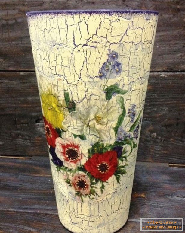 Zarte Blumen auf einer Vase