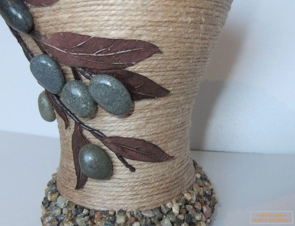 Dekor einer Vase mit einer Schnur