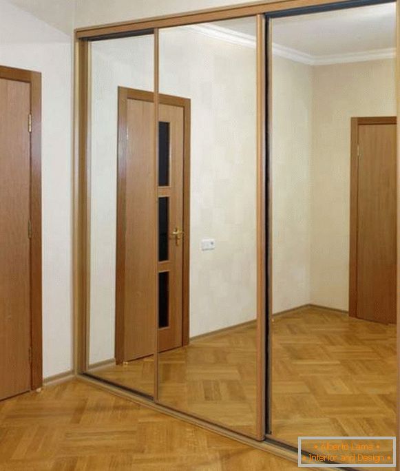 Spiegeltüren für Einbauschrankfach