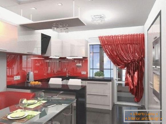 Design einer 2-Zimmer-Wohnung in einem Plattenhaus - ein Foto der Küche mit Balkon