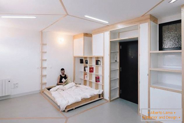 Ruhezone in einer Wohnung mit beweglichen Wänden