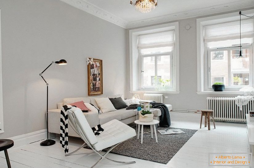 Das Wohnzimmer des Studio-Apartments im skandinavischen Stil