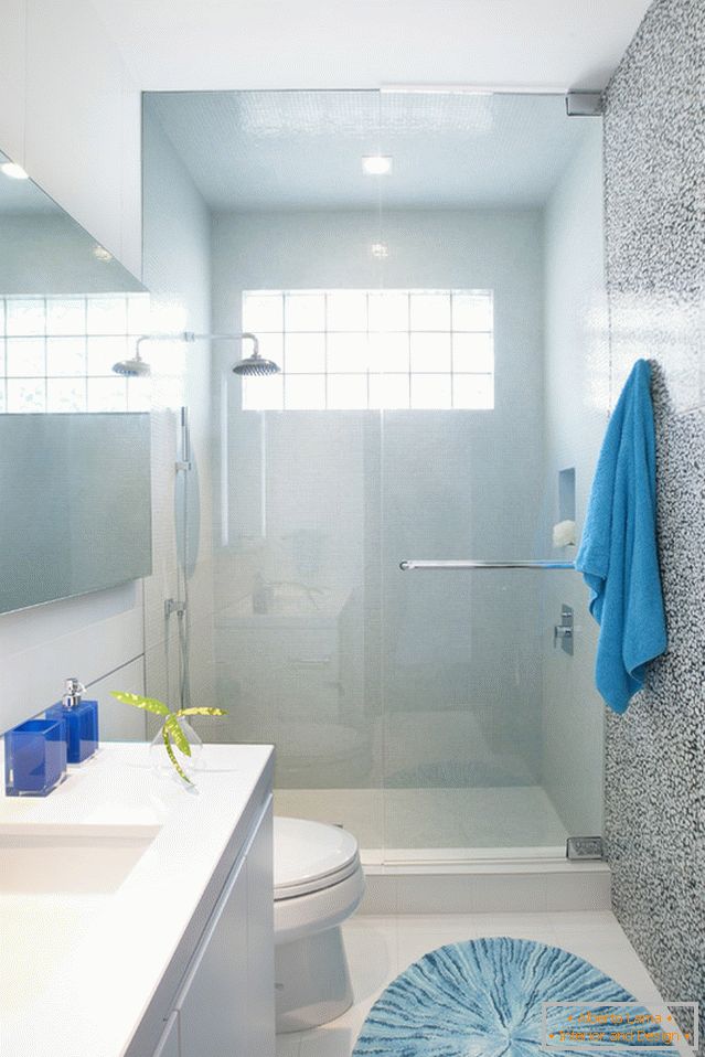 Moderne Dusche im Badezimmer