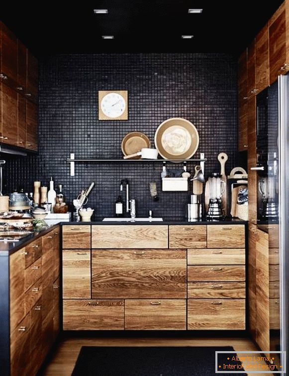 Kleine Küche in schwarzer Farbe