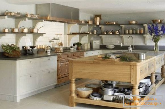 Offene Regale aus Kupfer Geschirr in der Küche Design