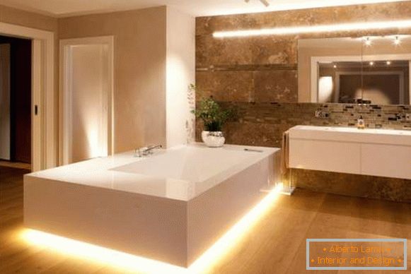 Schönes Badezimmerdesign mit eingebauter LED-Hintergrundbeleuchtung
