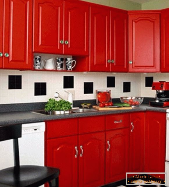 Rote Küche im Innenfoto 16