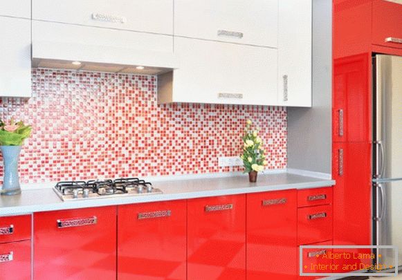 Rote Küche im Innenraum Foto 19
