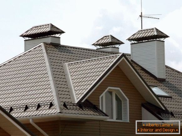 Dach aus Metallfliesen Option 1