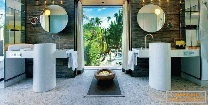 Badezimmerdesign im Brando Hotel