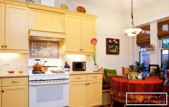 Gelbe Möbel für die Küche im provenzalischen Stil