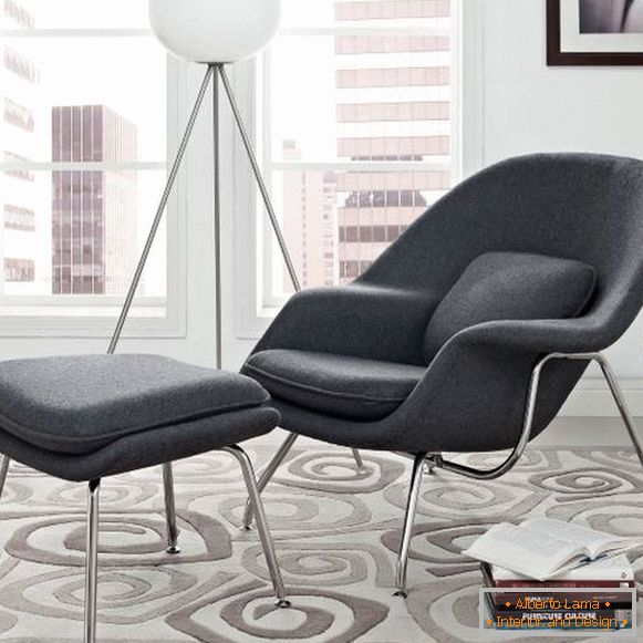 Sessel mit gepolstertem Hocker von Eero Saarinen
