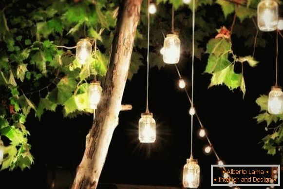 Lampen für Landschaftsdesign eines privaten Hauses mit ihren eigenen Händen - Foto