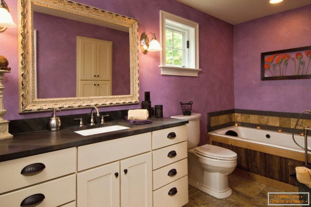 Lavender Wände в ванной комнате