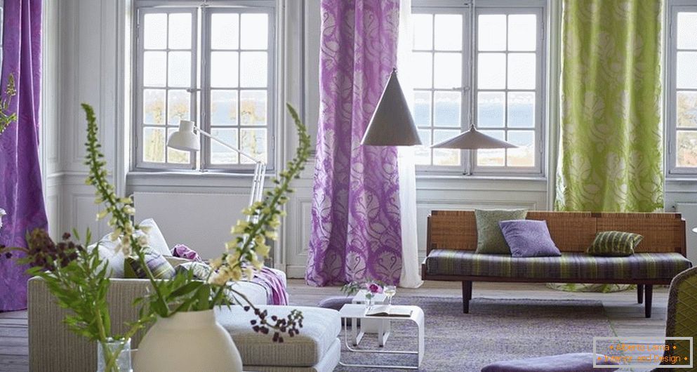 Lavendelfarbe im Inneren des Wohnzimmers