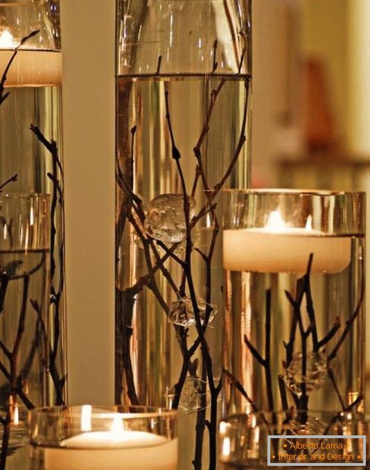 Schwimmende Kerzen in Glaswaren