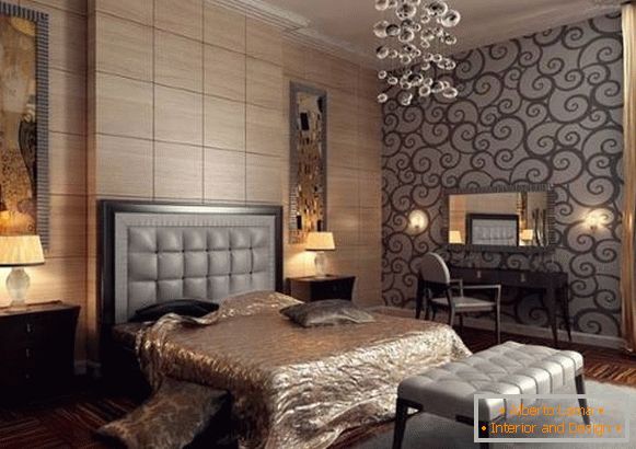 Klassischer Schlafzimmerinnenraum mit Tapeten von zwei Arten