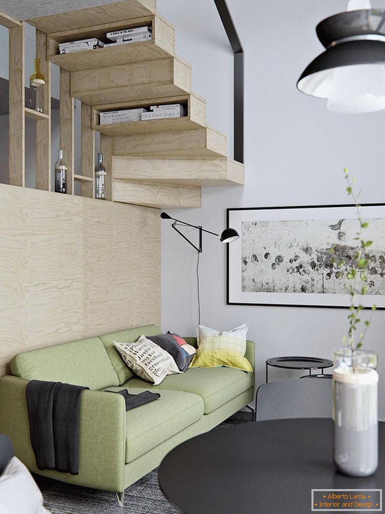 Kleines zweistöckiges Apartment in hellen Farben