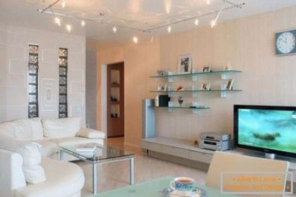 Design einer kleinen Studio-Wohnung von 30 qm im High-Tech-Stil - Foto des Wohnzimmers