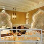 Dekorative Elemente für die Fertigstellung des Badezimmers im orientalischen Stil
