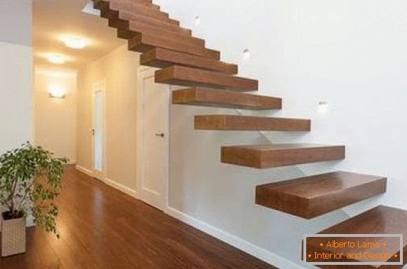 Freischwinger деревянные лестницы в частном доме - фото в интерьере