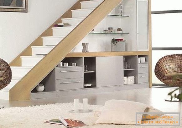 Design von Treppen in einem privaten Haus - Foto mit Einbaumöbeln