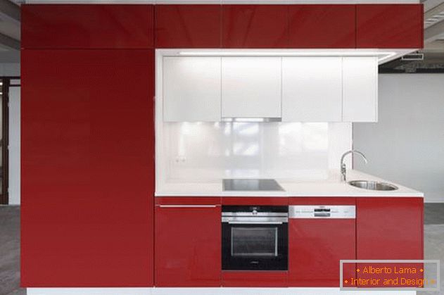 Design der Miniküche in Rot