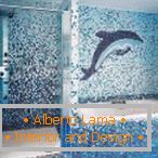Delphin des Mosaiks auf Badezimmerwand
