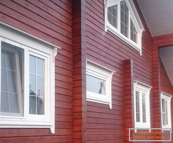 Finnische Verkleidungsbretter für Fenster in einem Holzhaus, фото 18