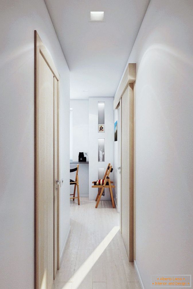 Korridor einer kleinen Studiowohnung in Russland