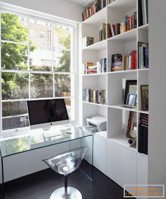 Transparente Möbel: Schreibtisch und Sessel