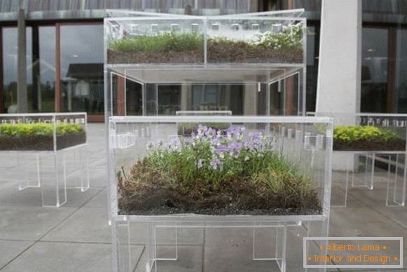 Idee für ein Haus mit transparenten Möbeln