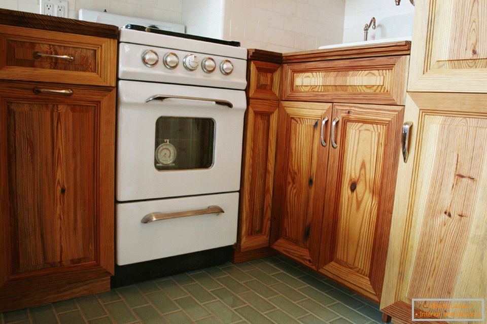Holzküche im Vintage-Stil