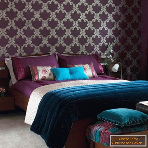 Schlafzimmerdesign in luxuriösen Farben