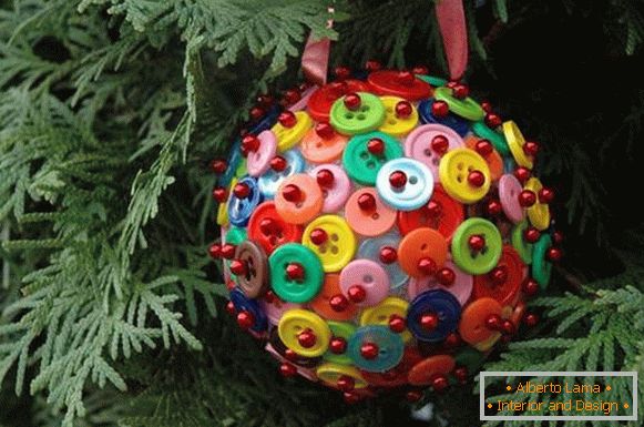 Neujahrsspielzeug mit eigenen Händen aus Schaumstoffkugeln, Foto 19