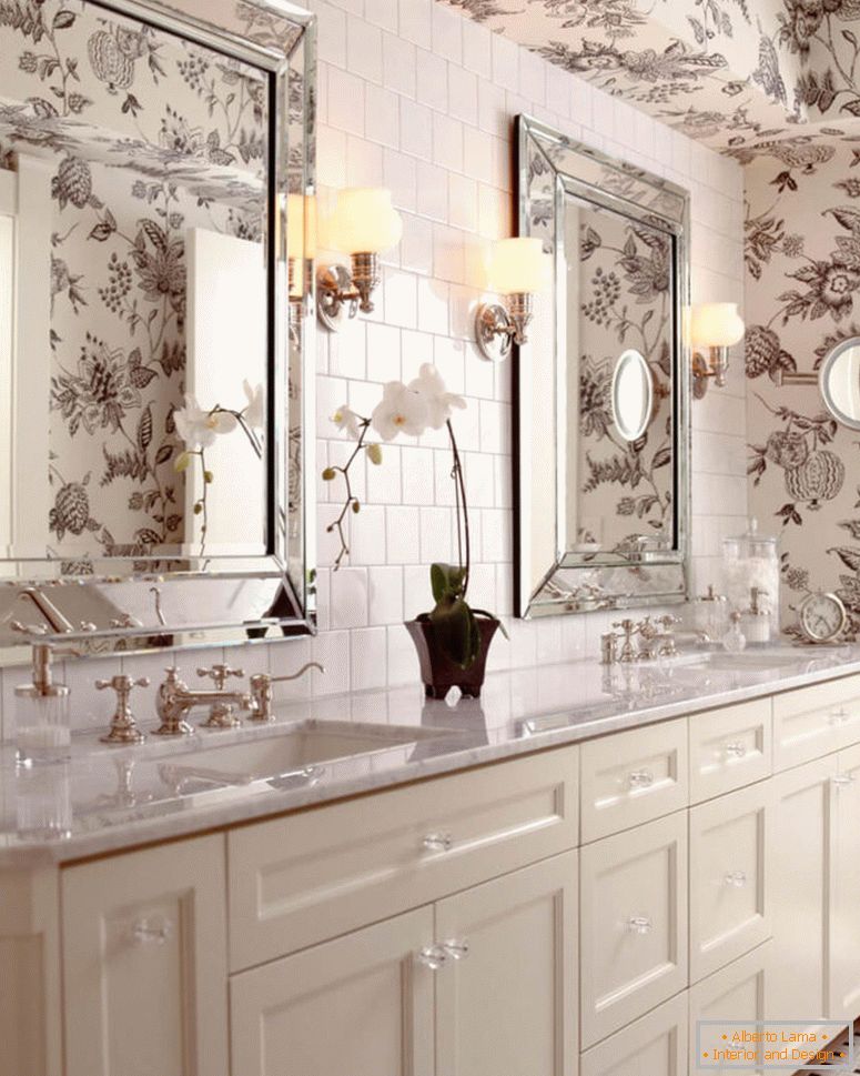Kohle-weiß-floral-Tapete-Badezimmer-Hyde-Evans-Design
