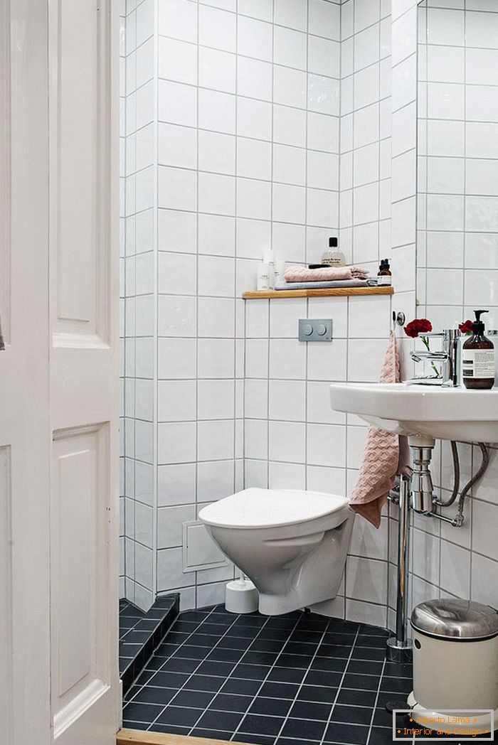Innenraum eines Badezimmers in einer Studiowohnung in Gothenburg