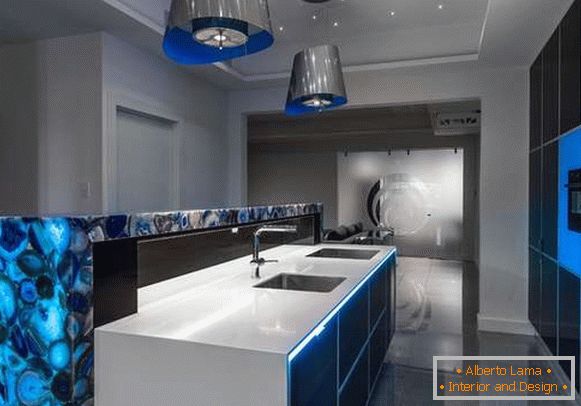 Ultra-moderne Küche Interieur mit einer Insel in einem privaten Haus