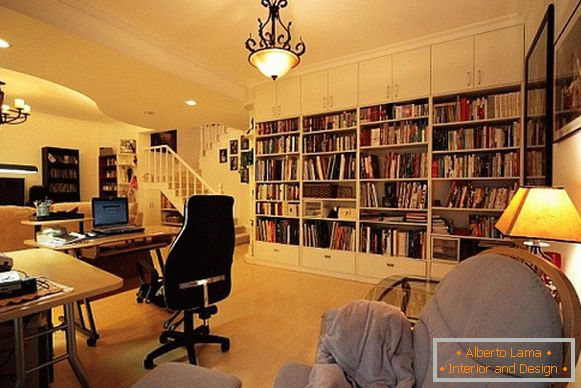 Bücherregale im Wohnzimmer
