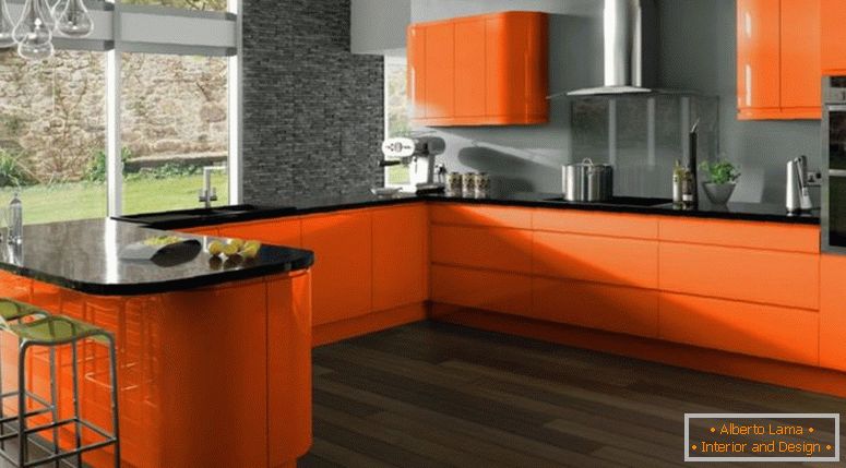 Orange-Küche