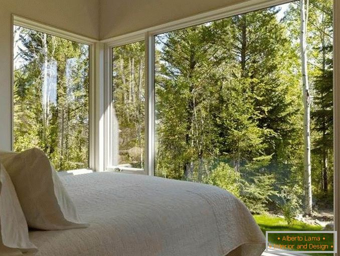 Schlafzimmer Innenarchitektur mit Eckfenster Foto