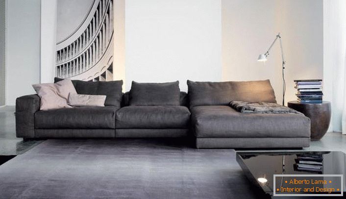Gemütliche modulare Sofas für das Innere des Wohnzimmers im Stil des Minimalismus. Baggy modulare Designs glätten die Strenge eines geräumigen Wohnzimmers.